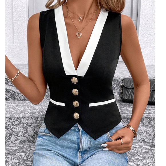 Classic Color Block Button Fitted Vest - Picture 1 of 4